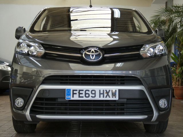 2019 69 Toyota Proace Verso 2.0D Shuttle Long MPV 5dr Diesel Manual LWB Euro 6 (s/s) (9 Seat) (150 ps)