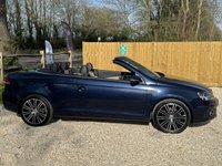 USED 2014 64 VOLKSWAGEN EOS 2.0 TDI BlueMotion Tech Exclusive Cabriolet 2dr Diesel DSG Euro 5 (s/s) (140 ps) RARE EXLUSIVE PACK FSH 2 KEYS