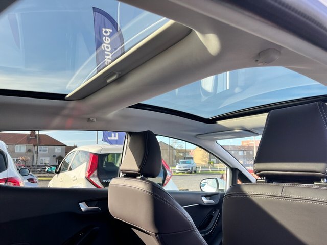 2019 FORD FIESTA - Photo 3