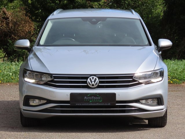 2019 VOLKSWAGEN PASSAT - Photo 3