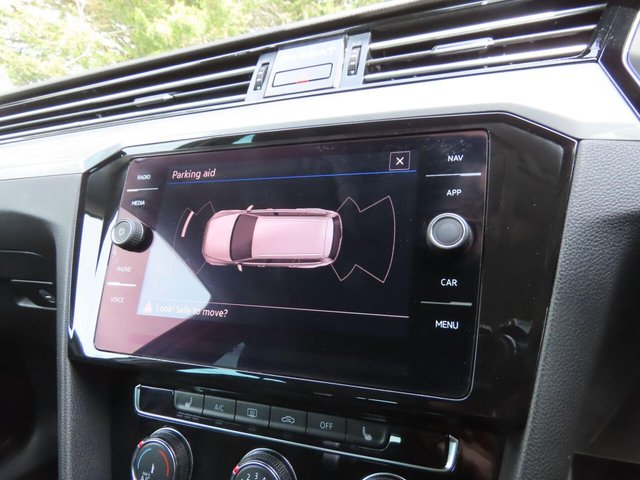 2019 VOLKSWAGEN PASSAT - Photo 11