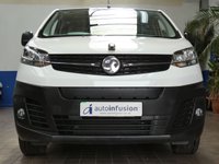 USED 2021 21 VAUXHALL VIVARO-E 3100 75kWh Dynamic Panel Van 5dr Electric Auto L1 H1 (136 ps) 3 SEATS APP SAT NAV ANDROID APPLE CARPLAY PARKING SENSORS PLYLINED BULKHEAD 1 OWNER SERVICE HISTORY WARRANTY