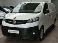 USED 2021 21 VAUXHALL VIVARO-E 3100 75kWh Dynamic Panel Van 5dr Electric Auto L1 H1 (136 ps) 3 SEATS APP SAT NAV ANDROID APPLE CARPLAY PARKING SENSORS PLYLINED BULKHEAD 1 OWNER SERVICE HISTORY WARRANTY