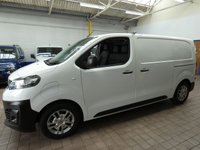USED 2021 21 VAUXHALL VIVARO-E 3100 75kWh Dynamic Panel Van 5dr Electric Auto L1 H1 (136 ps) 3 SEATS APP SAT NAV ANDROID APPLE CARPLAY PARKING SENSORS PLYLINED BULKHEAD 1 OWNER SERVICE HISTORY WARRANTY