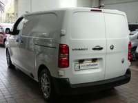 USED 2021 21 VAUXHALL VIVARO-E 3100 75kWh Dynamic Panel Van 5dr Electric Auto L1 H1 (136 ps) 3 SEATS APP SAT NAV ANDROID APPLE CARPLAY PARKING SENSORS PLYLINED BULKHEAD 1 OWNER SERVICE HISTORY WARRANTY