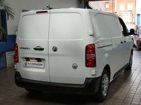 USED 2021 21 VAUXHALL VIVARO-E 3100 75kWh Dynamic Panel Van 5dr Electric Auto L1 H1 (136 ps) 3 SEATS APP SAT NAV ANDROID APPLE CARPLAY PARKING SENSORS PLYLINED BULKHEAD 1 OWNER SERVICE HISTORY WARRANTY