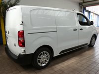 USED 2021 21 VAUXHALL VIVARO-E 3100 75kWh Dynamic Panel Van 5dr Electric Auto L1 H1 (136 ps) 3 SEATS APP SAT NAV ANDROID APPLE CARPLAY PARKING SENSORS PLYLINED BULKHEAD 1 OWNER SERVICE HISTORY WARRANTY