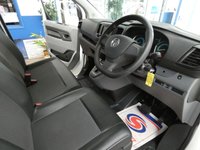 USED 2021 21 VAUXHALL VIVARO-E 3100 75kWh Dynamic Panel Van 5dr Electric Auto L1 H1 (136 ps) 3 SEATS APP SAT NAV ANDROID APPLE CARPLAY PARKING SENSORS PLYLINED BULKHEAD 1 OWNER SERVICE HISTORY WARRANTY