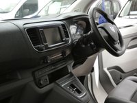 USED 2021 21 VAUXHALL VIVARO-E 3100 75kWh Dynamic Panel Van 5dr Electric Auto L1 H1 (136 ps) 3 SEATS APP SAT NAV ANDROID APPLE CARPLAY PARKING SENSORS PLYLINED BULKHEAD 1 OWNER SERVICE HISTORY WARRANTY