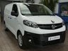 USED 2021 21 VAUXHALL VIVARO-E 3100 75kWh Dynamic Panel Van 5dr Electric Auto L1 H1 (136 ps) 3 SEATS APP SAT NAV ANDROID APPLE CARPLAY PARKING SENSORS PLYLINED BULKHEAD 1 OWNER SERVICE HISTORY WARRANTY
