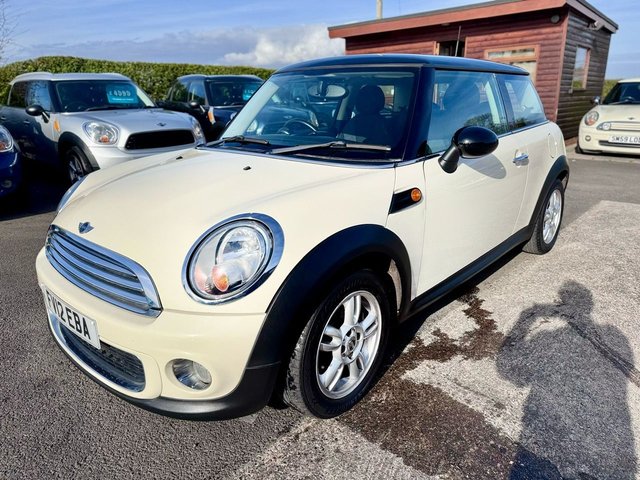 2012 MINI HATCH