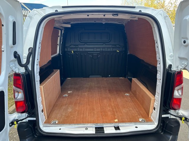 2021 Citroen Berlingo 1.5L Enterprise M 5dr - Photo 3