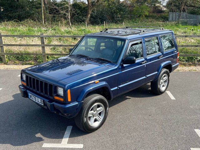 2000 W Jeep Cherokee Orvis // 4.0L // 4x4 // Px swap