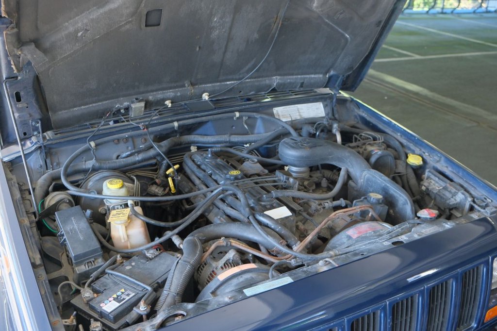 USED 2000 W JEEP CHEROKEE Orvis // 4.0L // 4x4 // Px swap 