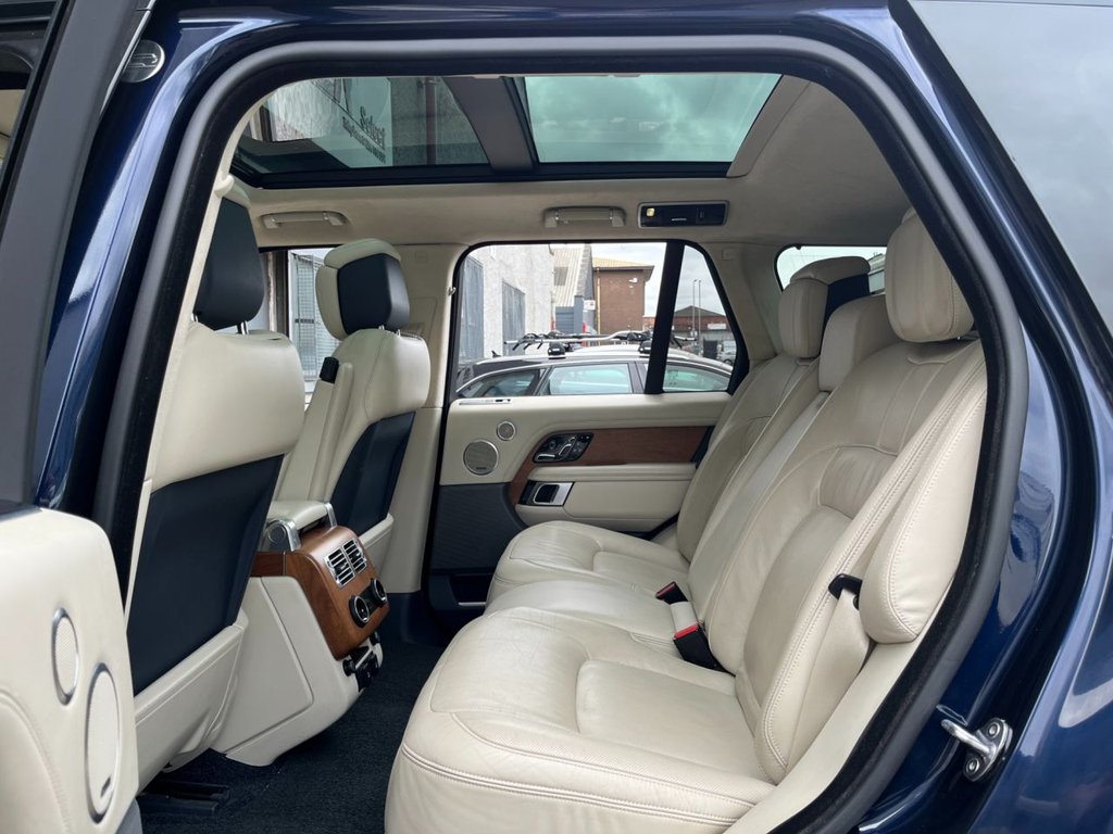 USED 2020 20 LAND ROVER RANGE ROVER 3.0 SD V6 Autobiography SUV 5dr Diesel Auto 4WD Euro 6 (s/s) (275 ps) 