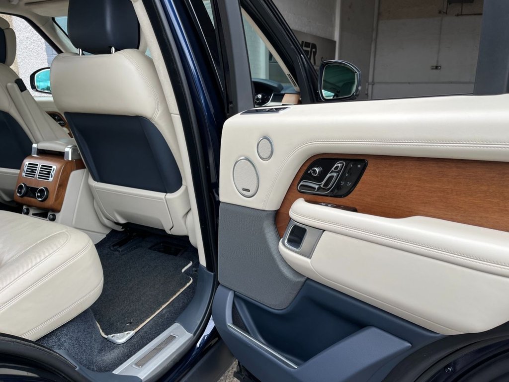 USED 2020 20 LAND ROVER RANGE ROVER 3.0 SD V6 Autobiography SUV 5dr Diesel Auto 4WD Euro 6 (s/s) (275 ps) 
