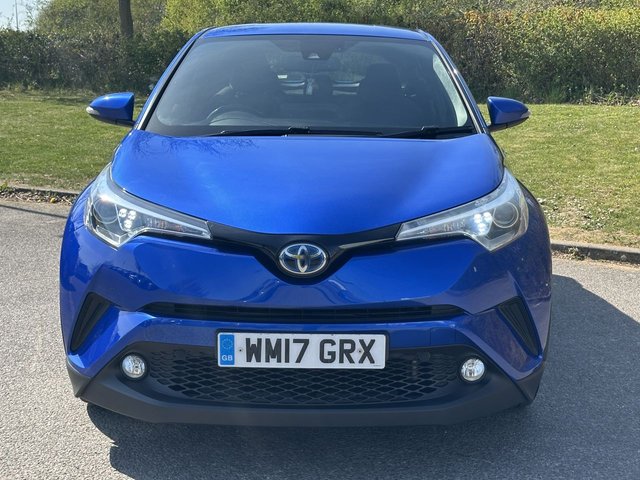 2017 TOYOTA C-HR - Photo 8