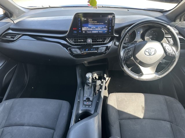 2017 TOYOTA C-HR - Photo 11