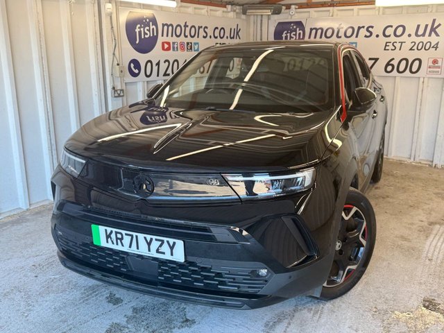 2022 71 VAUXHALL Mokka-e 50kWh SRi Premium SUV 5dr Electric Auto (136 ps)+1 OWNER FROM NEW+MEDIA+BLUETOOTH+NAVIGATION+PRIVACY+18 INCH ALLOYS+PARK SENSORS 1 OWNER FROM NEW+PARK SENSORS+HALF LEATHER SEATS+BLUETOOTH+MEDIA+PRIVACY+NAV+APPS+USB+AUX+DAB+ALLOYS+CLIMATE+HEATED FRONT SEATS+CAM+HPI CLEAR