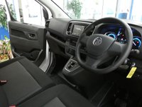 USED 2023 23 VAUXHALL Vivaro-e Life 50kWh Combi MPV 5dr Electric Auto LWB (9 Seat, 11kW Charger) (136 ps) LWB 9 SEATS AIR CON SAT NAV HEATED DRIVERS SEAT POWER FOLDING DOOR MIRRORS REAR VIEW CAMERA CRUISE CONTROL PARKING SENSORS 1 OWNER WARRANTY