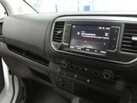USED 2023 23 VAUXHALL Vivaro-e Life 50kWh Combi MPV 5dr Electric Auto LWB (9 Seat, 11kW Charger) (136 ps) LWB 9 SEATS AIR CON SAT NAV HEATED DRIVERS SEAT POWER FOLDING DOOR MIRRORS REAR VIEW CAMERA CRUISE CONTROL PARKING SENSORS 1 OWNER WARRANTY