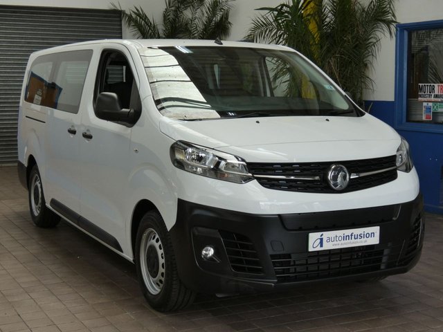 2023 23 Vauxhall Vivaro-E Life 50kWh Combi MPV 5dr Electric Auto LWB (9 Seat, 11kW Charger) (136 ps)