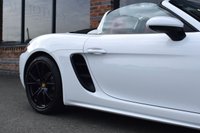 USED 2018 68 PORSCHE 718 BOXSTER 2.0T Convertible 2dr Petrol PDK Euro 6 (s/s) (300 ps) PTS WHITE / BOSE / PDLS / FSH