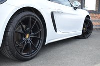 USED 2018 68 PORSCHE 718 BOXSTER 2.0T Convertible 2dr Petrol PDK Euro 6 (s/s) (300 ps) PTS WHITE / BOSE / PDLS / FSH