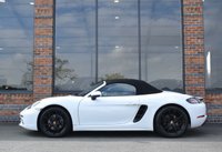 USED 2018 68 PORSCHE 718 BOXSTER 2.0T Convertible 2dr Petrol PDK Euro 6 (s/s) (300 ps) PTS WHITE / BOSE / PDLS / FSH