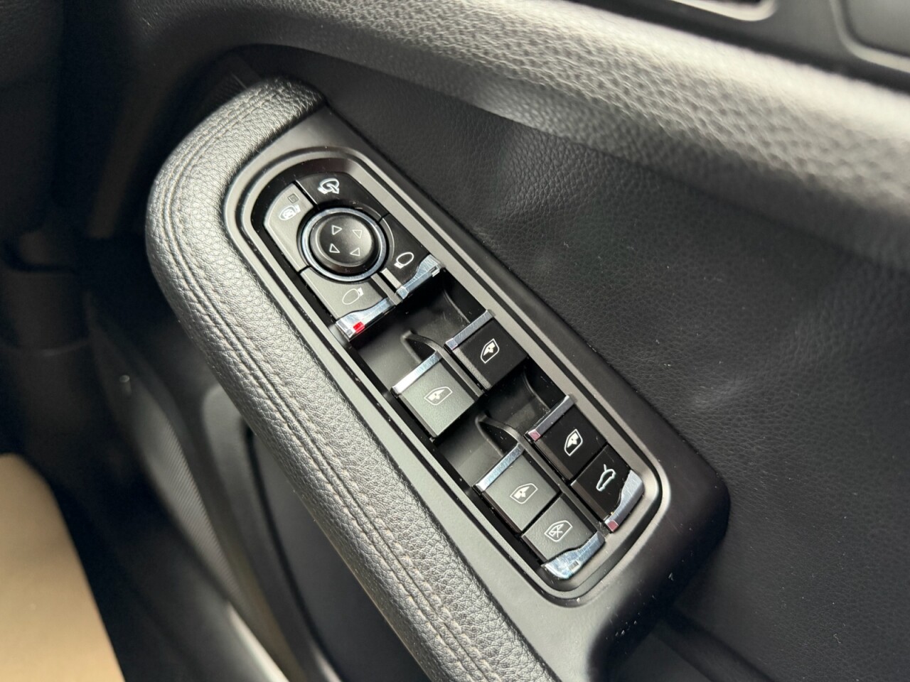 2017 PORSCHE MACAN 3.0 TD V6 S SUV 5dr Diesel PDK 4WD Euro 6 (s/s) (258 ps) - vehicle photo 28 for sale on PureCar