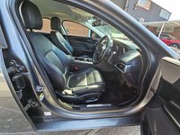USED 2016 66 JAGUAR XE 2.0d Portfolio Saloon 4dr Diesel Auto AWD Euro 6 (s/s) (180 ps) Excellent condition low mileage