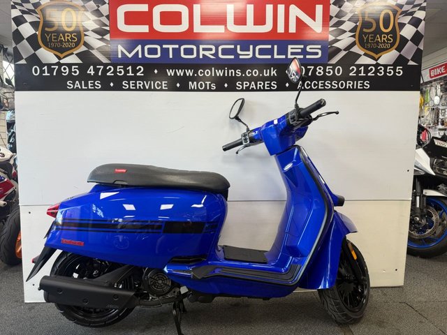 2025 25 LAMBRETTA V-125 SPECIAL E5 SPECIAL FLEX/FIXED FENDER 125 BRAND NEW & IN STOCK NOW!!!