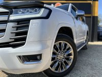 USED 2024 74 TOYOTA LAND CRUISER 3.3L twin-turbo diesel 300 V6 TD AUTO SAHARA ZX HUGE SPEC + UK REGISTERED + 2024 MODEL + 10 SPEED AUTO + APPLE CAR PLAY + ELECTRIC SUNROOF + 5 SEATS + FULL LEATHER + PEARLESCENT PAINT + REAR ENTERTAINMENT  + REAR HEATED SEATS + REAR CLIMATE CONTROL + FRONT ELECTRIC MEMORY SEATS +