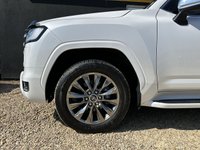 USED 2024 74 TOYOTA LAND CRUISER 3.3L twin-turbo diesel 300 V6 TD AUTO SAHARA ZX HUGE SPEC + UK REGISTERED + 2024 MODEL + 10 SPEED AUTO + APPLE CAR PLAY + ELECTRIC SUNROOF + 5 SEATS + FULL LEATHER + PEARLESCENT PAINT + REAR ENTERTAINMENT  + REAR HEATED SEATS + REAR CLIMATE CONTROL + FRONT ELECTRIC MEMORY SEATS +
