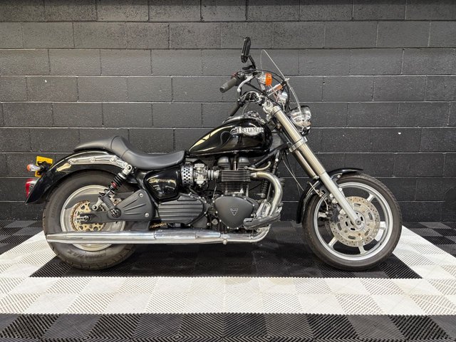 View our TRIUMPH SPEEDMASTER 790