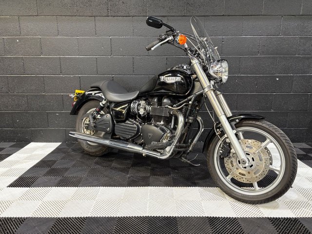 View our TRIUMPH SPEEDMASTER 790