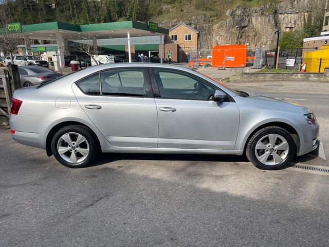 2017 Skoda Octavia 1.6L SE L 5dr - Photo 12