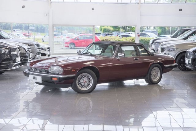 View our Jaguar Xjs range