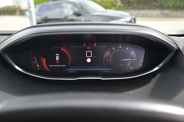 2022 PEUGEOT 3008 1.2 PureTech Allure SUV 5dr Petrol Manual Euro 6 (s/s) (130 ps) - Photo 10