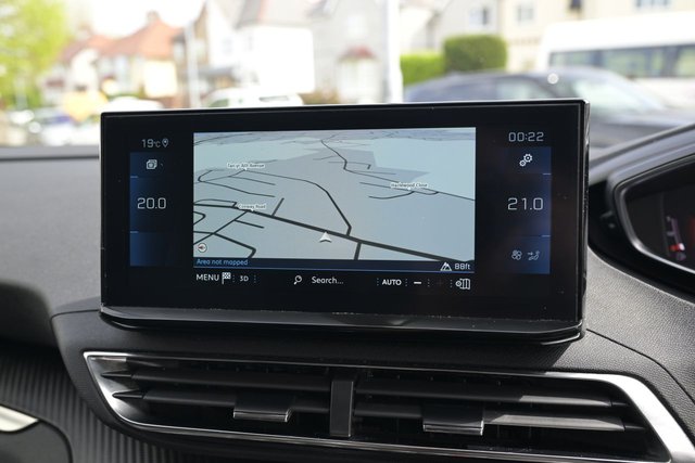 2022 PEUGEOT 3008 1.2 PureTech Allure SUV 5dr Petrol Manual Euro 6 (s/s) (130 ps) - Photo 12