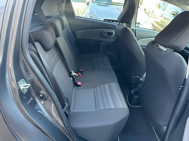 2017 TOYOTA YARIS - Photo 11