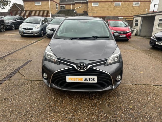 2017 TOYOTA YARIS - Photo 2