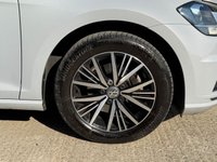 USED 2018 68 VOLKSWAGEN GOLF 1.6 TDI SE Nav Hatchback 5dr Diesel DSG Euro 6 (s/s) (115 ps) 