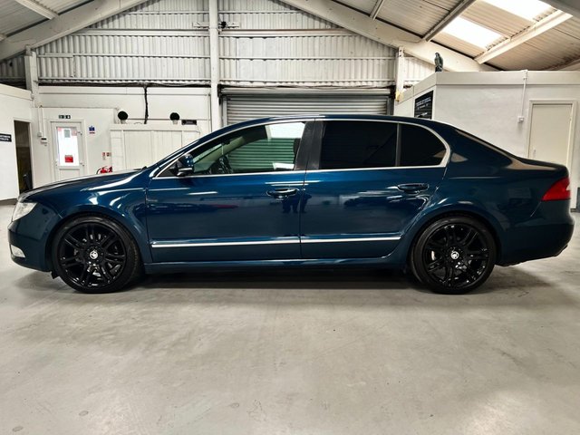 View our SKODA SUPERB