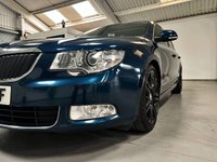USED 2013 62 SKODA SUPERB 2.0 TDI Elegance Hatchback 5dr Diesel DSG Euro 5 (140 ps) 18" BLACK ALLOYS+LEATHER+NAV