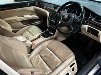 USED 2013 62 SKODA SUPERB 2.0 TDI Elegance Hatchback 5dr Diesel DSG Euro 5 (140 ps) 18" BLACK ALLOYS+LEATHER+NAV