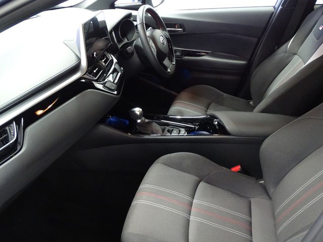 2023 Toyota C-HR 1.8L Gr Sport 5dr - Photo 6