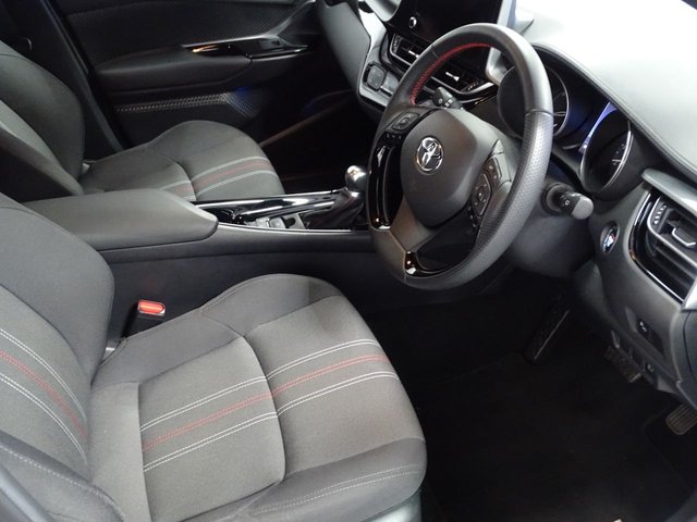 2023 Toyota C-HR 1.8L Gr Sport 5dr - Photo 5
