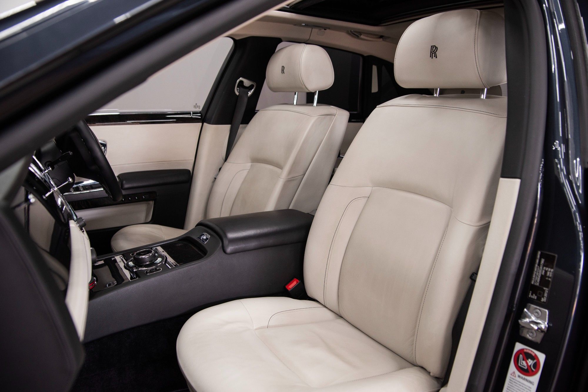 USED 2015 64 ROLLS-ROYCE GHOST 6.6 V12 