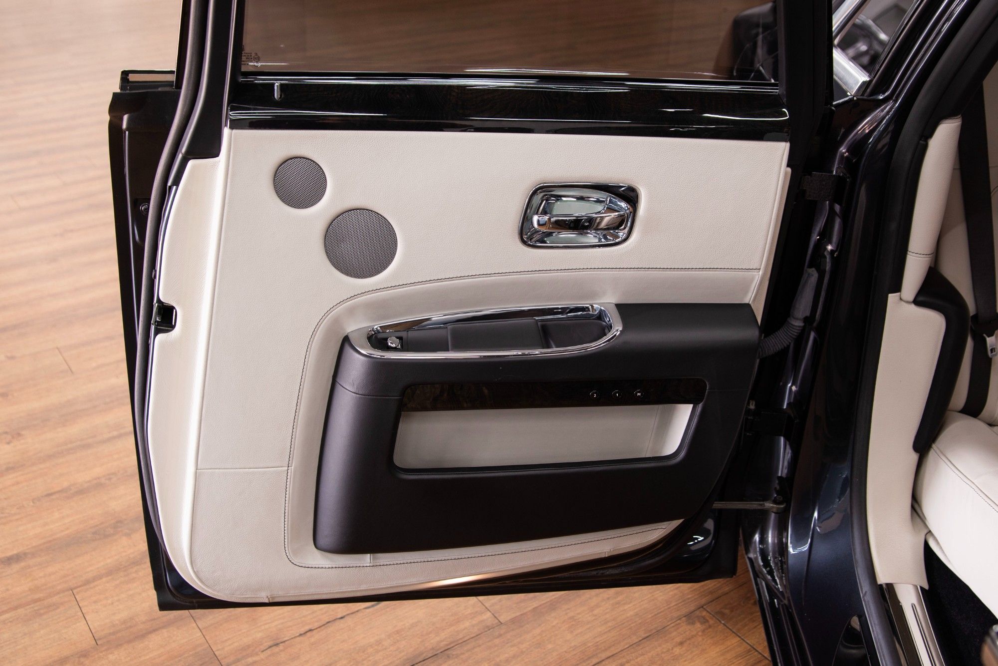 USED 2015 64 ROLLS-ROYCE GHOST 6.6 V12 